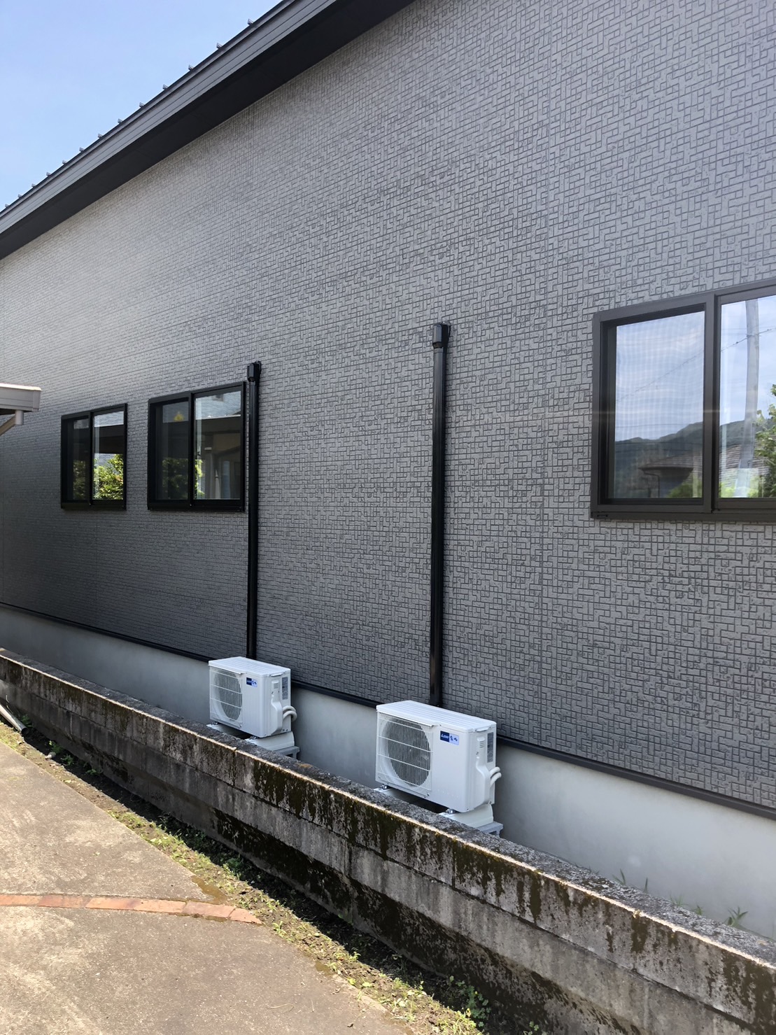 南さつま市エアコン工事　化粧カバー